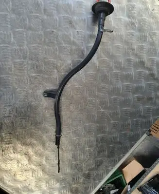 Volkswagen PASSAT B6 Oil level dip stick 