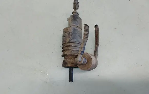 Volkswagen Caddy Windscreen/windshield washer pump