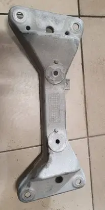 BMW 1 F20 F21 Gearbox mounting bracket 6796605 18574710