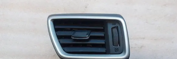 Nissan X-Trail T32 Dashboard side air vent grill/cover trim 687604CE0A