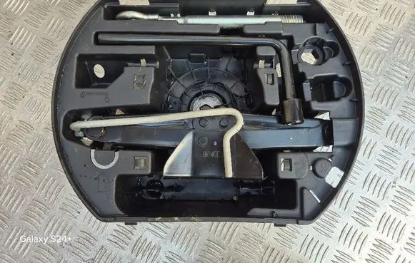 Peugeot 308 Tool set 98172243080 9813516480 9649243380