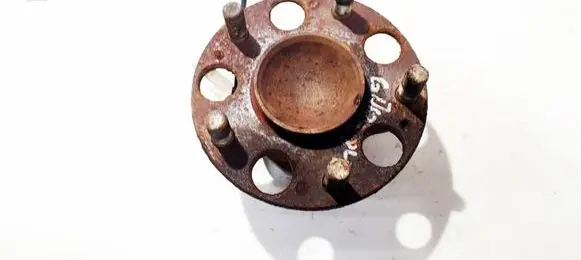 Honda Civic Rear wheel hub 