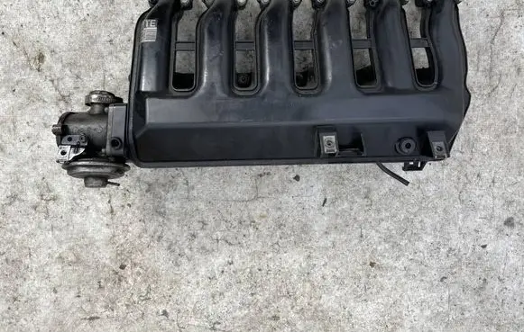 BMW 5 E60 E61 Intake manifold 7790701