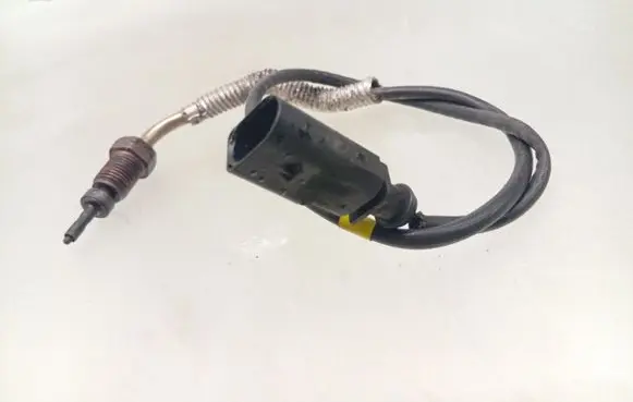 Volkswagen Golf VII Exhaust gas temperature sensor 04L906088AR