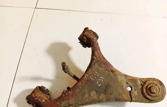 Land Rover Discovery 3 - LR3 Front lower control arm/wishbone 