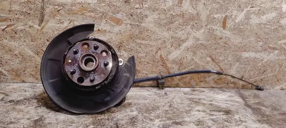 Lexus SC 300 - 400 Rear wheel hub spindle/knuckle 