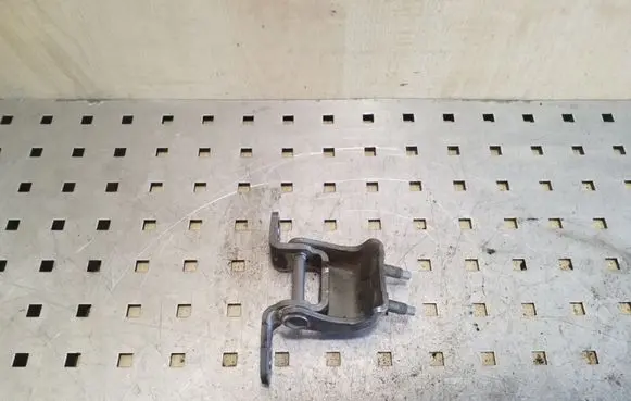 Honda CR-V Rear door upper hinge