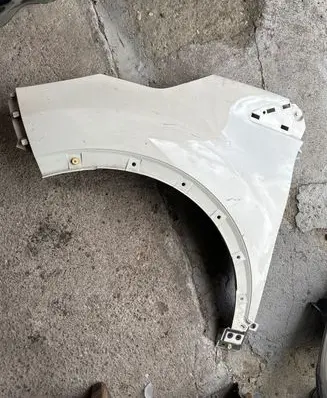 Renault Captur Fender mounting bracket 631235481R H9L9Z00