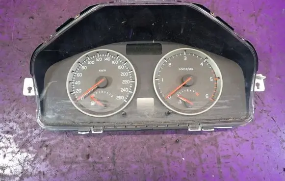 Volvo V50 Speedometer (instrument cluster) 