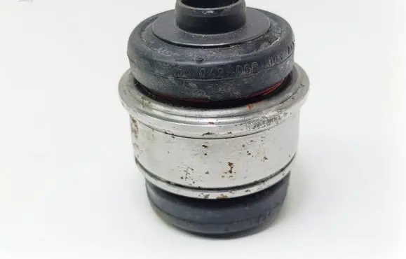 BMW 5 E39 Rear axle beam mounts housing 252161