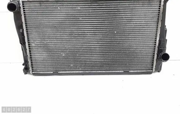 BMW 1 E82 E88 Coolant radiator 781025801 E5864A 5807156