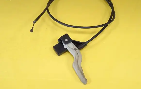 Engine bonnet/hood lock release cable