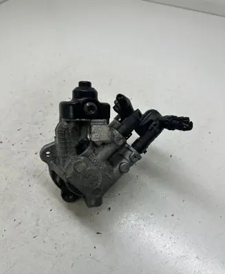 Volkswagen PASSAT B6 Fuel injection high pressure pump 03L130755 0445010507 0928400706