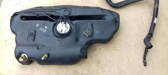 Toyota Corolla E120 E130 Fuel tank 