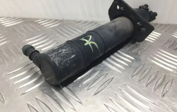 Headlight washer spray nozzle