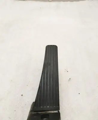 Volvo XC90 Accelerator throttle pedal 32269124
