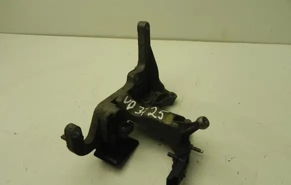 Ford Focus Engine mounting bracket AV2Q9B470AC VD3725