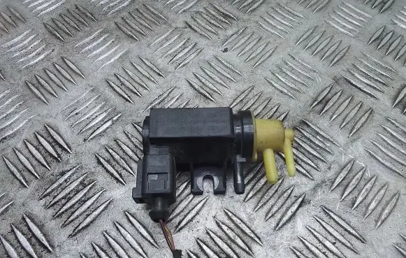 Volkswagen PASSAT B6 Turbo solenoid valve 1K0906627A 70086800