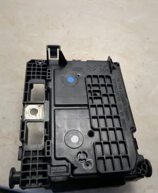 Peugeot 1007 Fuse module 9664997880