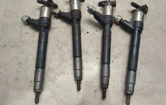 Opel Meriva B Fuel injectors set 55570012 10S11996