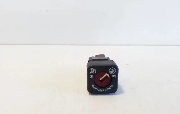 Passenger airbag on/off switch
