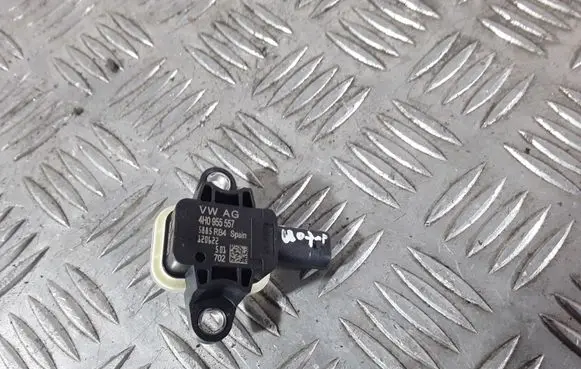Audi A6 S6 C7 4G Airbag deployment crash/impact sensor 4H0955557