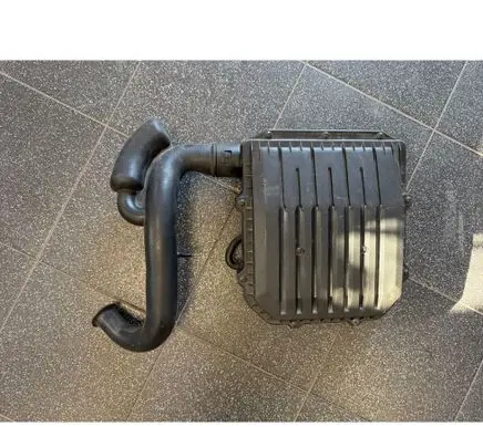 Volkswagen Polo VI Air filter box 04C129611P
