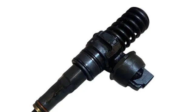 Volkswagen Golf V Fuel injector 038130073AG 0414720215