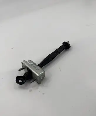 Opel Zafira C Front door check strap stopper 39045010