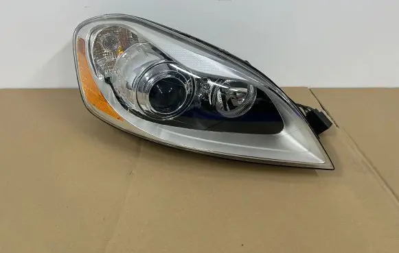 Volvo XC60 Headlight/headlamp 30763136
