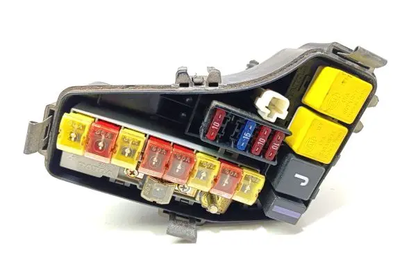Volvo S70 V70 V70 XC Fuse module 9128576
