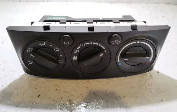 Toyota Avensis T220 Climate control unit 5590005121