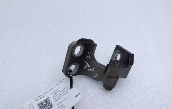 Alfa Romeo Giulietta Front door upper hinge A048903