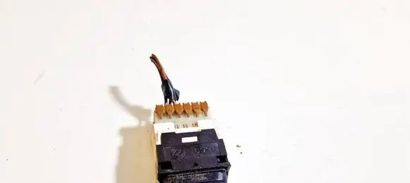 Volkswagen PASSAT B5 Electric window control switch