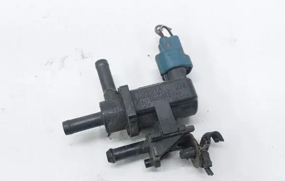 Toyota Corolla Verso E121 Vacuum valve 90080-91231