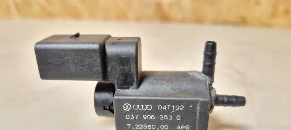 Volkswagen Touran I Turbo solenoid valve 037906283c