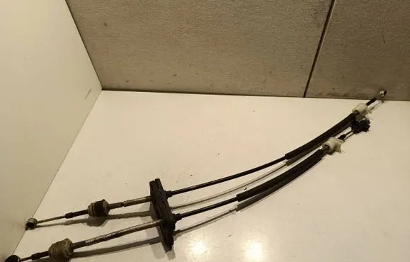Gear shift cable linkage