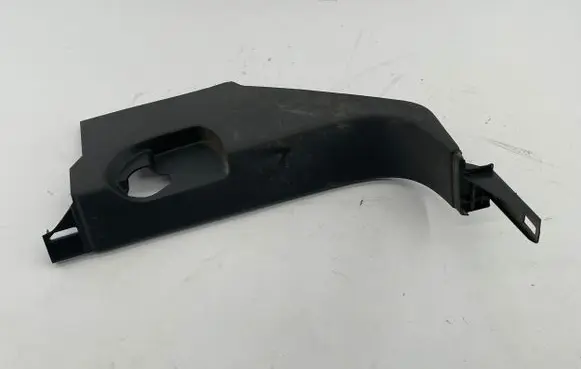 Foot area side trim