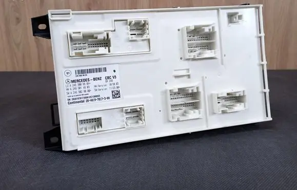 Mercedes-Benz B W246 W242 Central body control module 2469008804 A2469008804