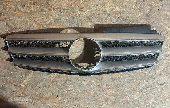 Mercedes-Benz Vito Viano W639 Front bumper upper radiator grill A6398800015