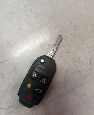 Volvo XC90 Ignition key/card 8666773
