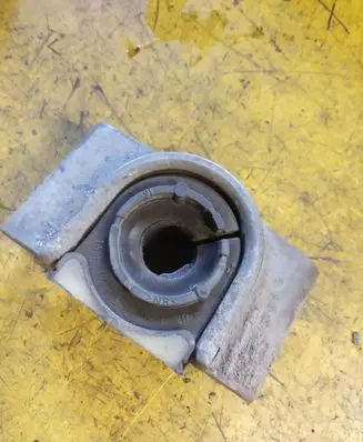 Mercedes-Benz Sprinter W906 Sway bar bush bracket, rear A9063261940