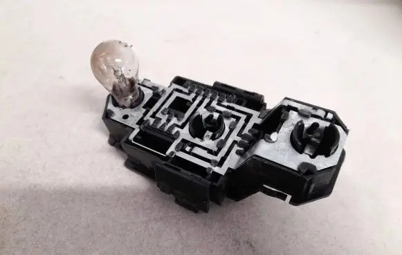 Volkswagen PASSAT B4 Tail light bulb cover holder 3a9945257