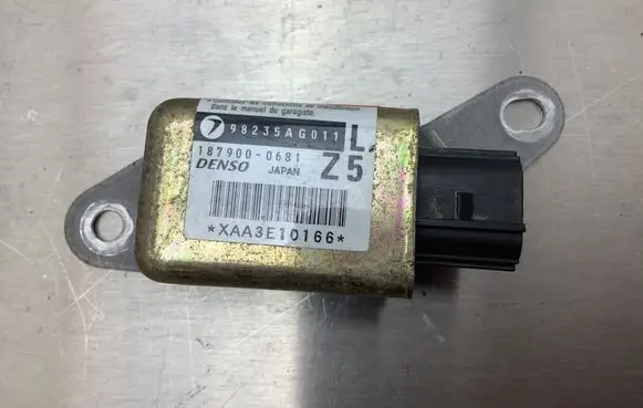 Subaru Legacy Airbag deployment crash/impact sensor 98235AG011 XAA3E10166 1879000681