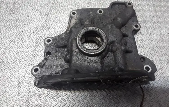 Volkswagen Golf IV Oil pump 036115105