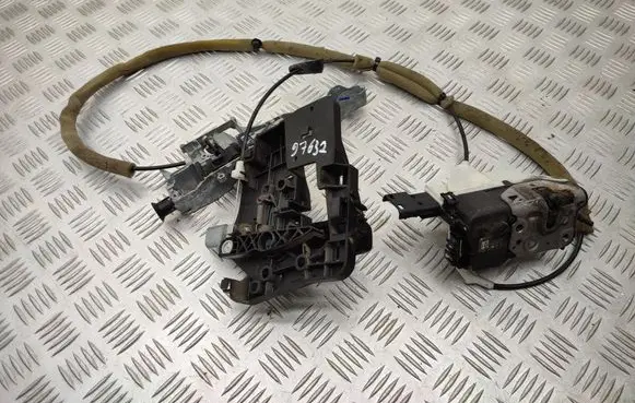 Citroen Berlingo Sliding door lock 828414 9682100677