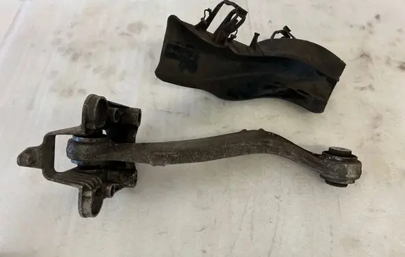 Porsche Boxster 982 Rear control arm 99133114302 99133148701