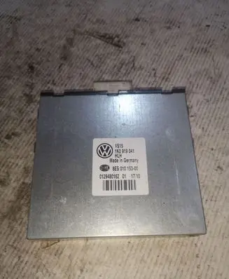 Volkswagen Tiguan Power management control unit 1K0919041 8ES01015300