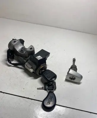 Toyota Avensis T250 Ignition lock