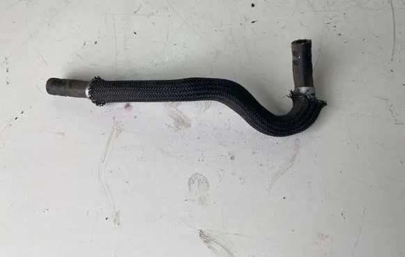 Engine coolant pipe/hose